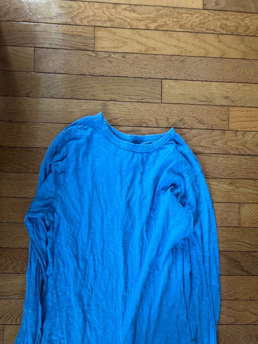 Vineyard crew blue long sleeve size L